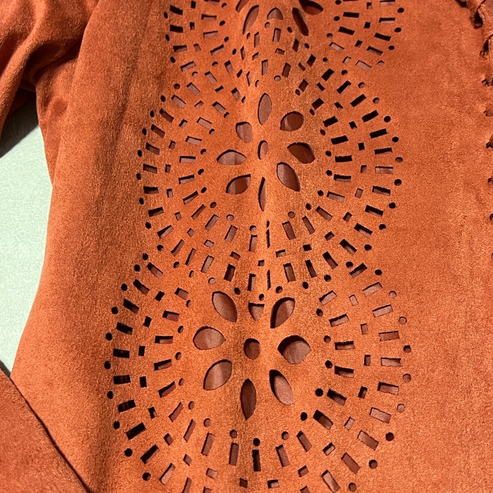 Ariat Faux Suede Rust Jacket w/Fringe & Laser Cut Detail. Women's Size M. #9062 - Picture 4 of 11